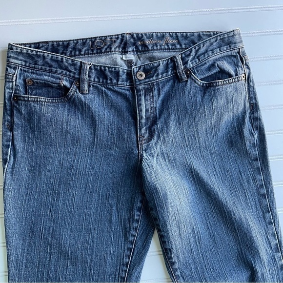Ann Taylor LOFT Denim Flare Jeans Blue Size 12 Mid rise 27.5L inseam - Picture 2 of 9